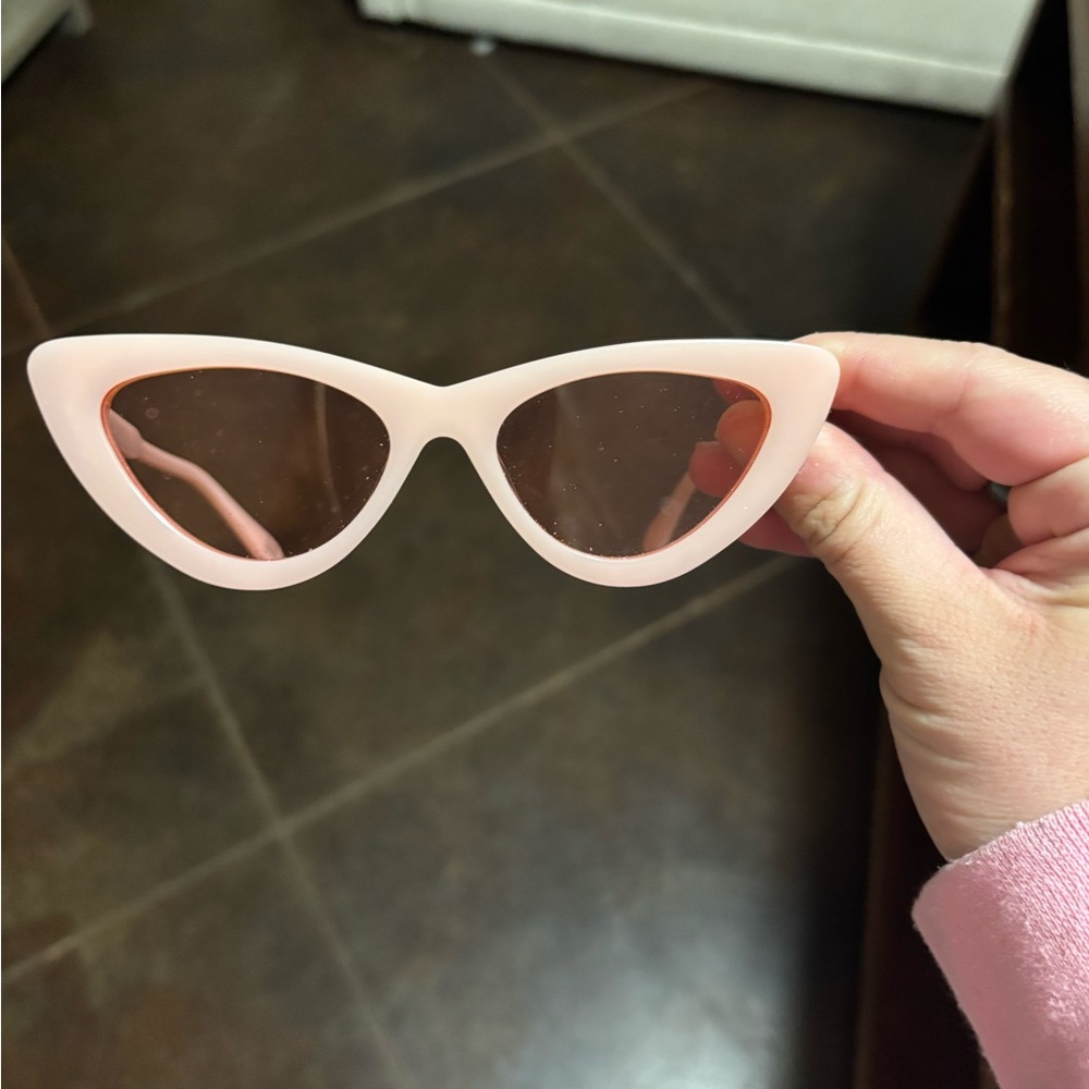 Sophisticated Pink Cat-Eye Sunglasses - Picture 5 of 5